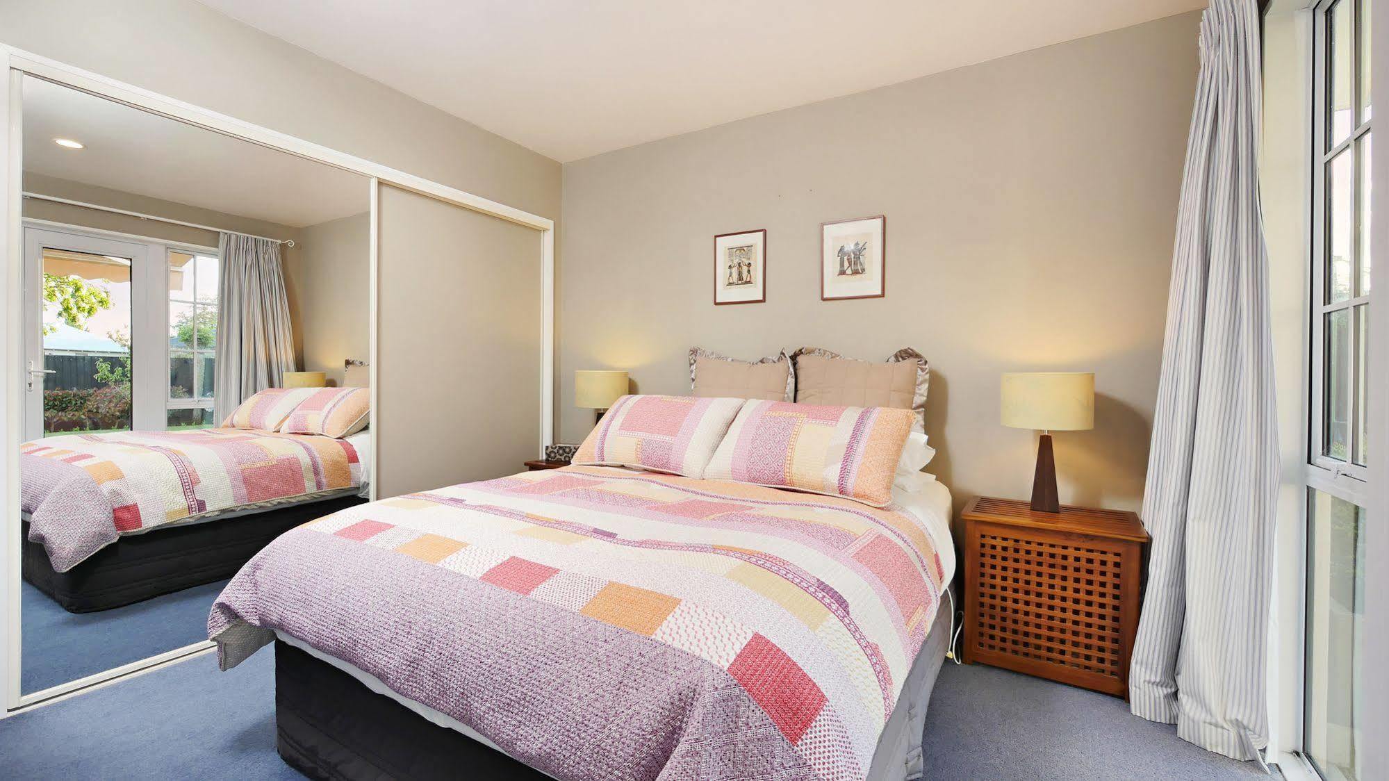 クライストチャーチ オリーブ ハウス ベッド ＆ ブレックファースト Bed & Breakfast エクステリア 写真